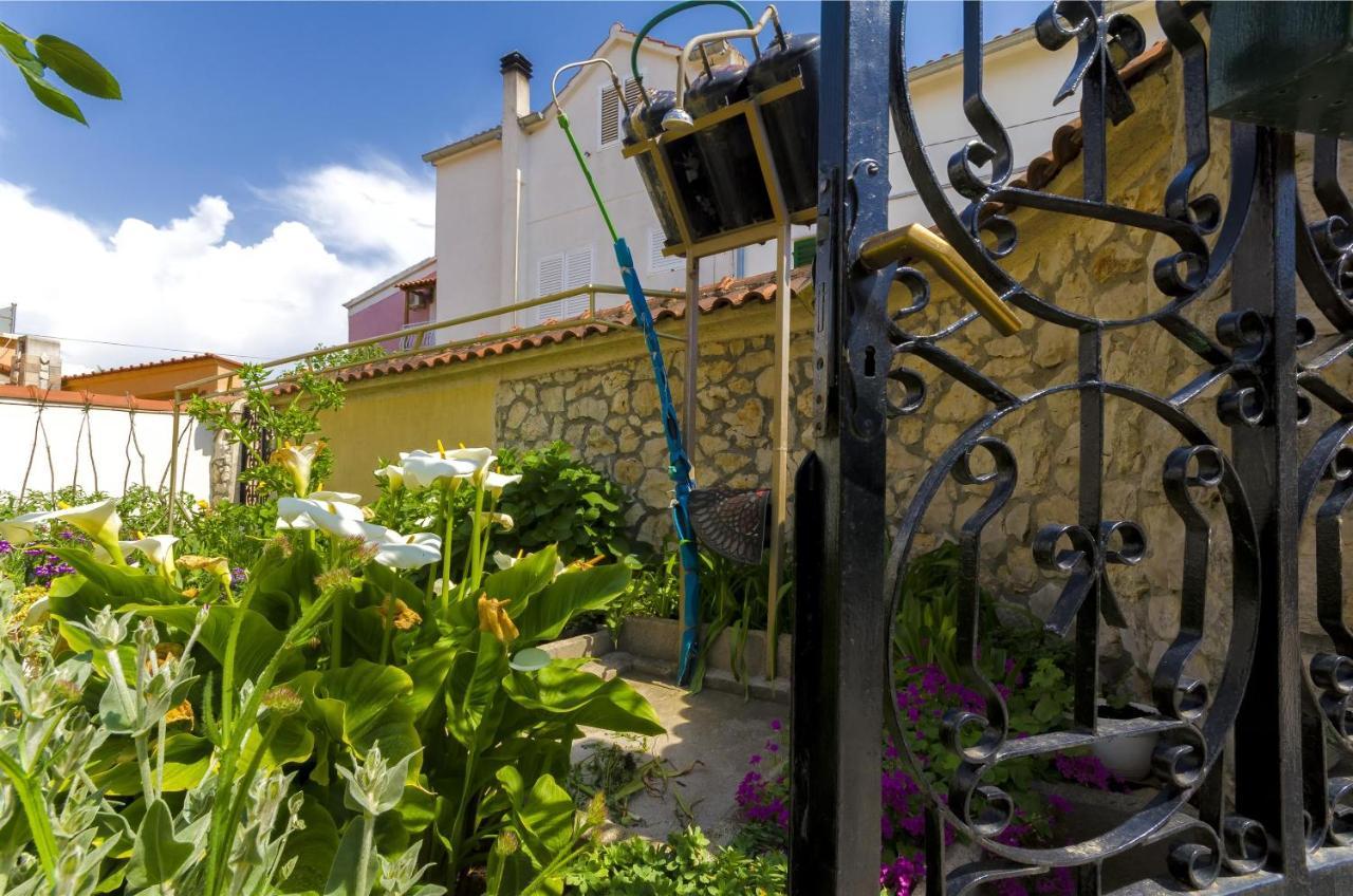 Apartments And Room Lotus Tribunj (Sibenik-Knin) Exterior foto
